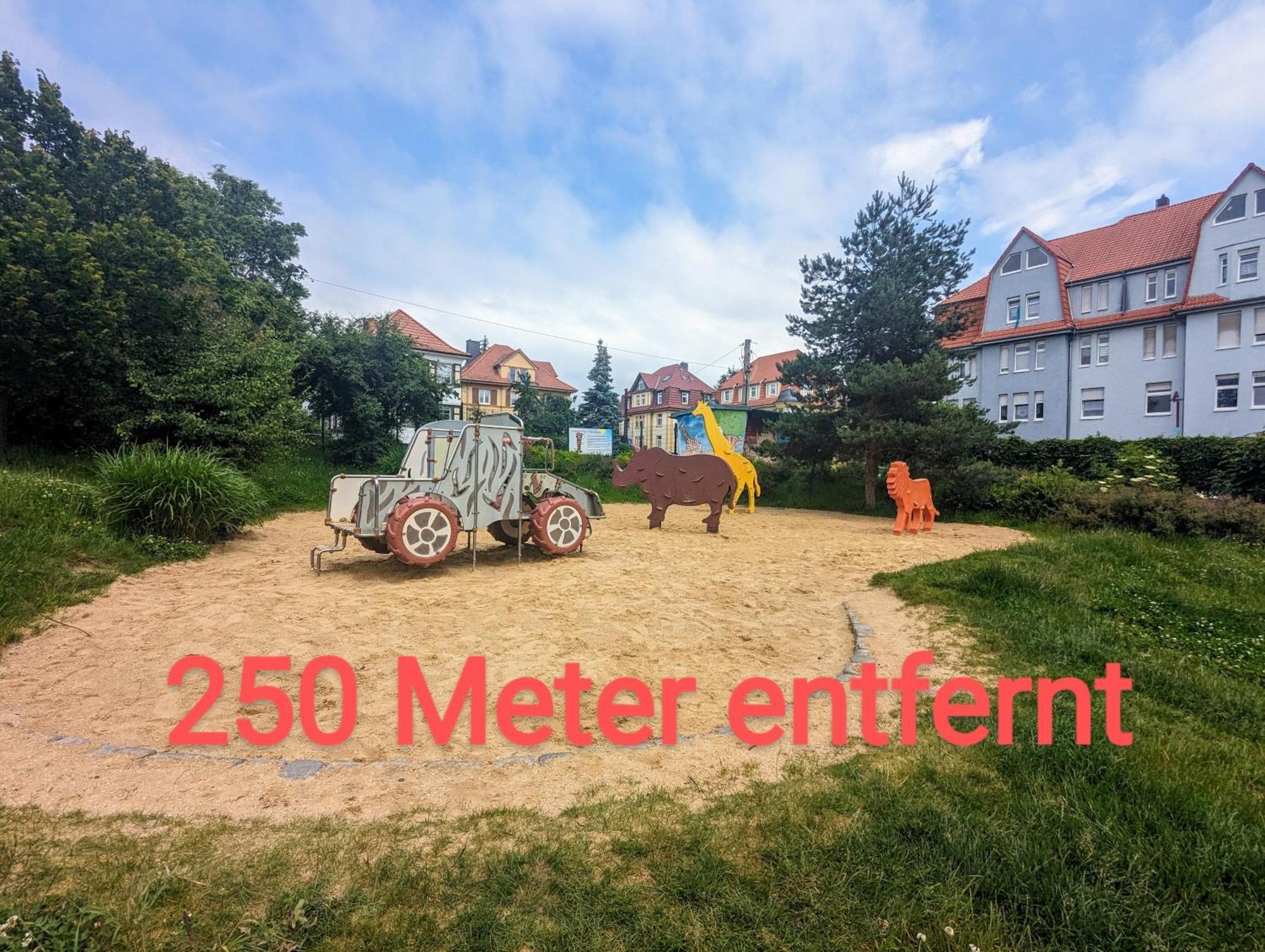 Fewo Urban Gotha-Apartment Friedenstein- Am Schlosspark- Parken An Der Der Tuer- Barrierefrei, 900 Meter Zum Bahnhof - Wallbox Bagian luar foto